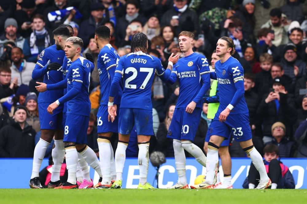 广东男篮在CBA杯赛中以94-80击败广州男篮，奎恩全场高效表现，贡献29分6篮板7助攻5抢断，助力球队取得首胜。