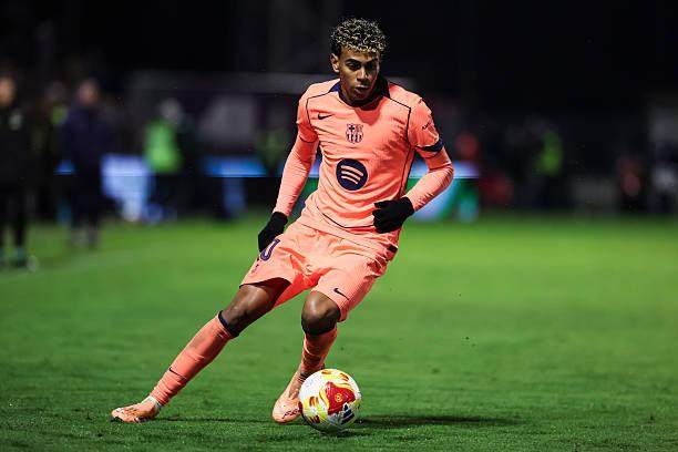 场边教练的表情太真实